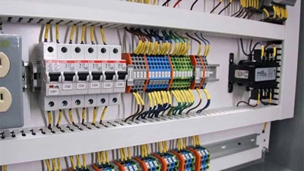ساخت تابلو برق رئوف کمپرسور